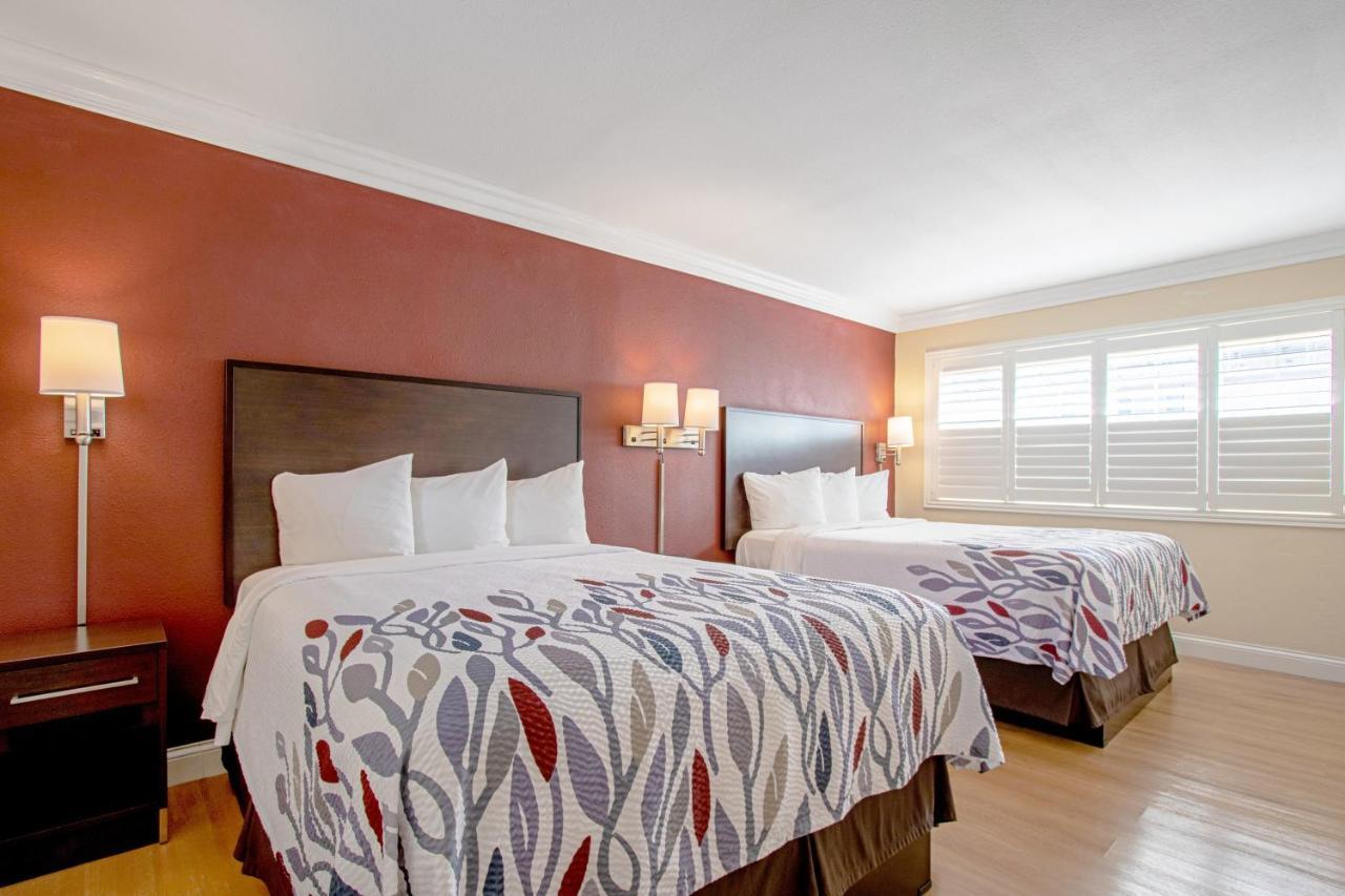 Red Roof Inn & Suites Monterey Exterior foto