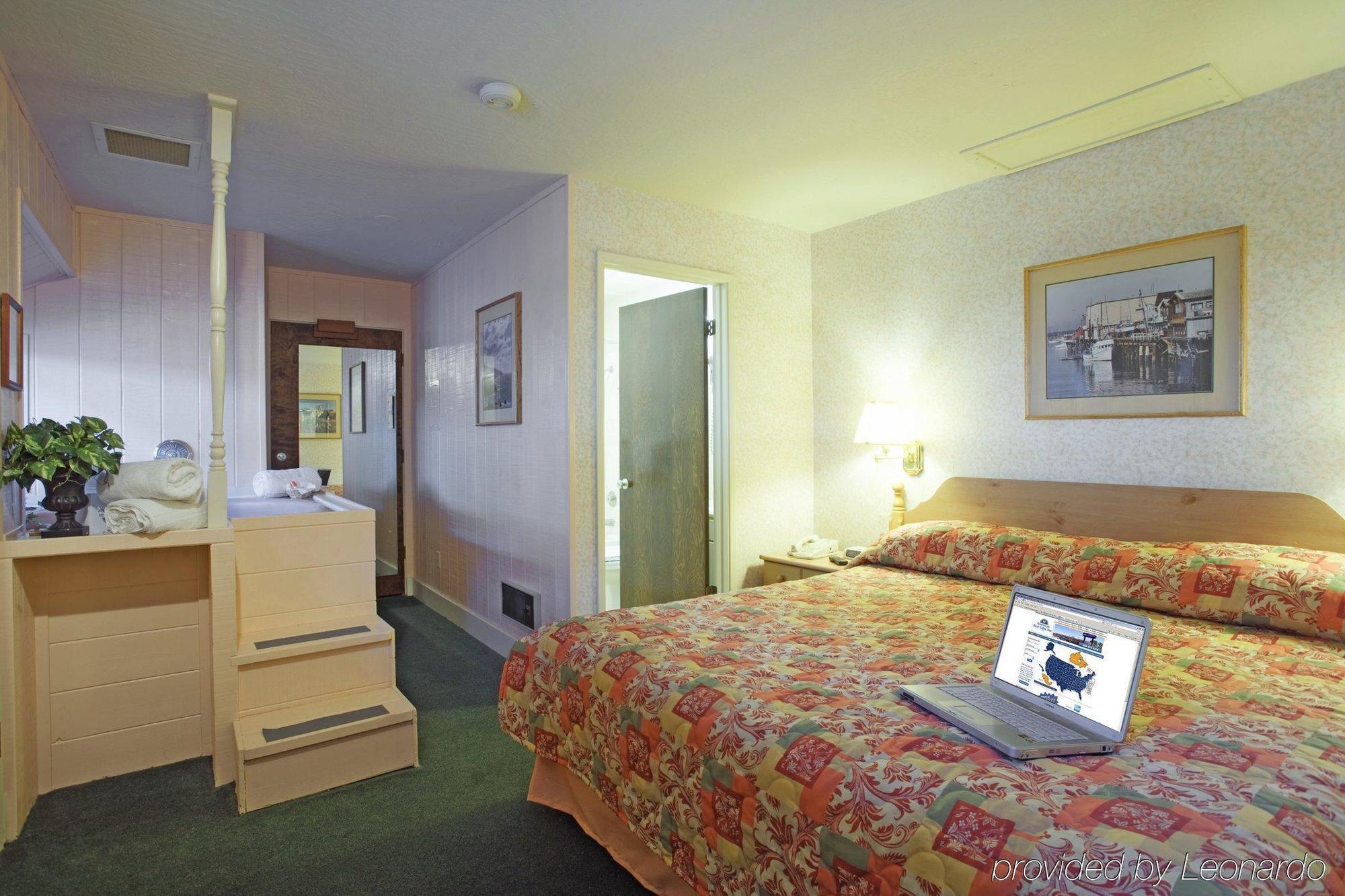 Red Roof Inn & Suites Monterey Quarto foto