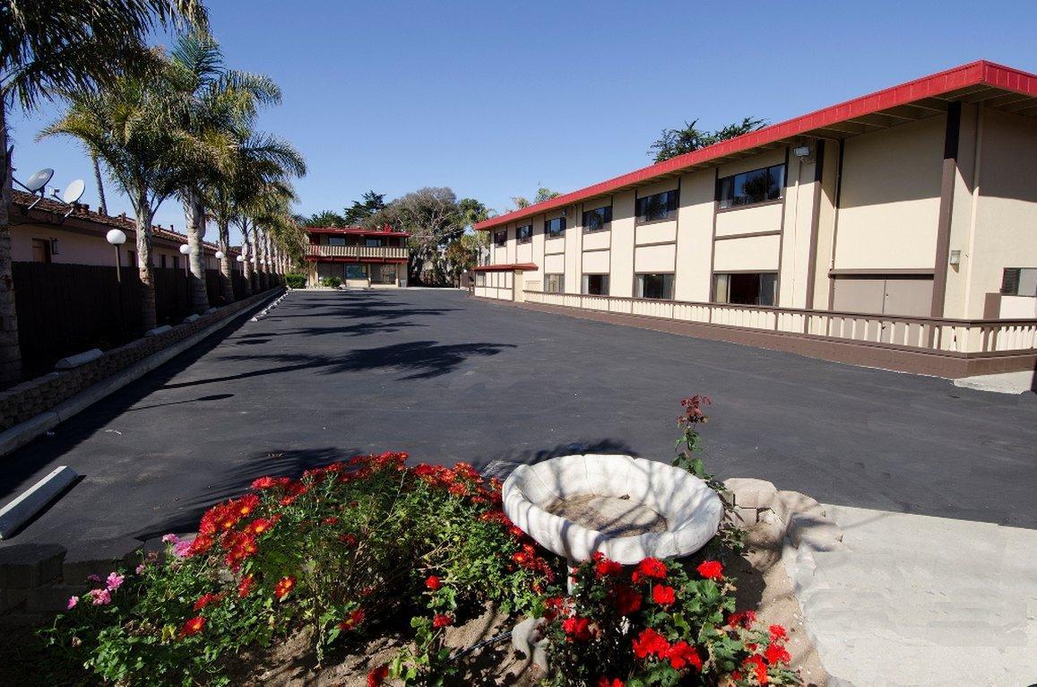 Red Roof Inn & Suites Monterey Exterior foto